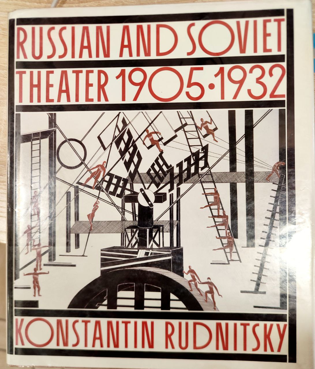 Обложка Russia and Soviet Theatr 1905-1932